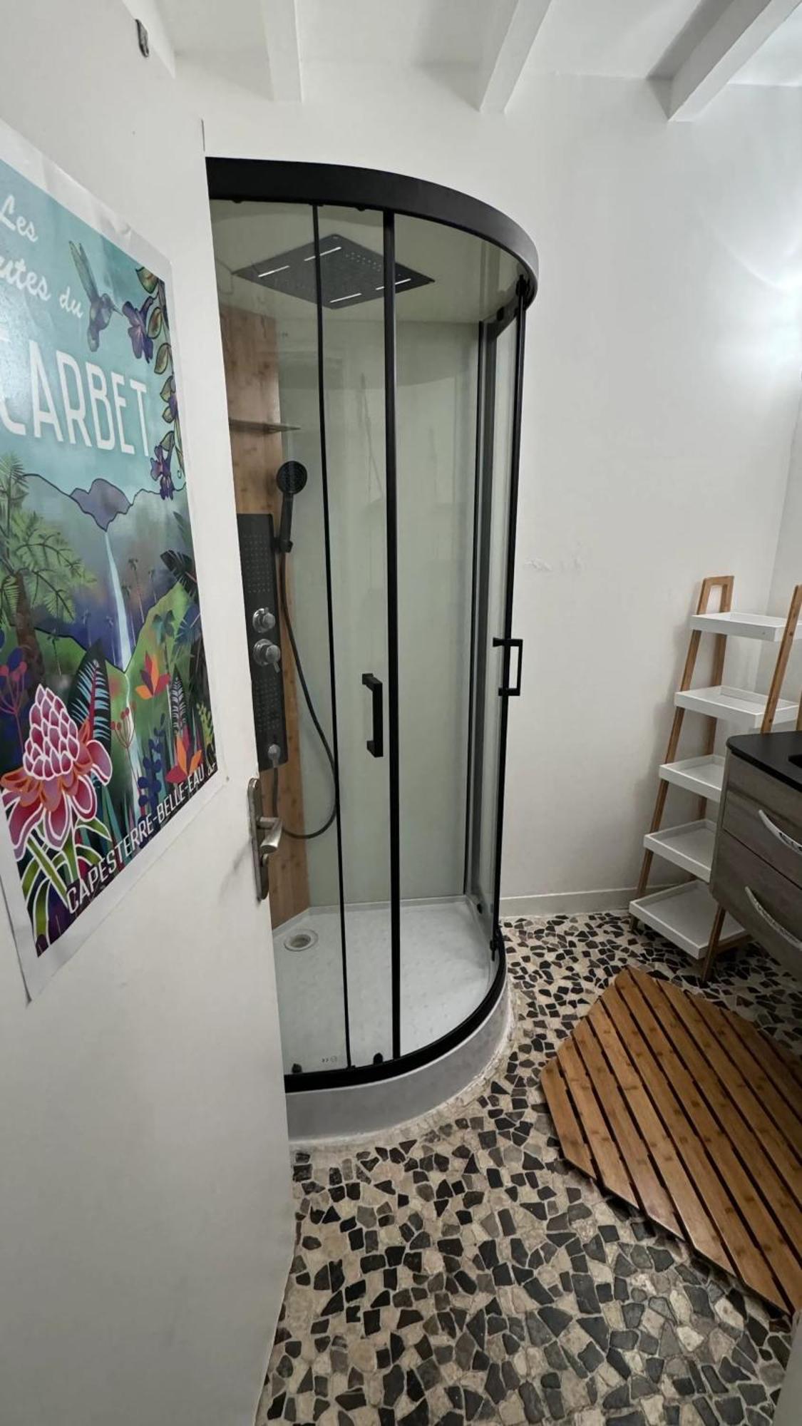Appartement Sainte Anne: Spacious Sea View with Jacuzzi Exterior photo
